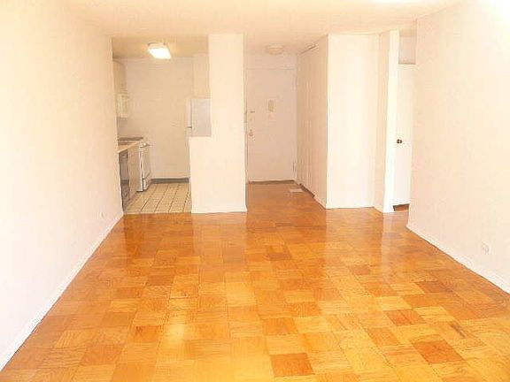4th image of 429 E 52nd St APT 37C