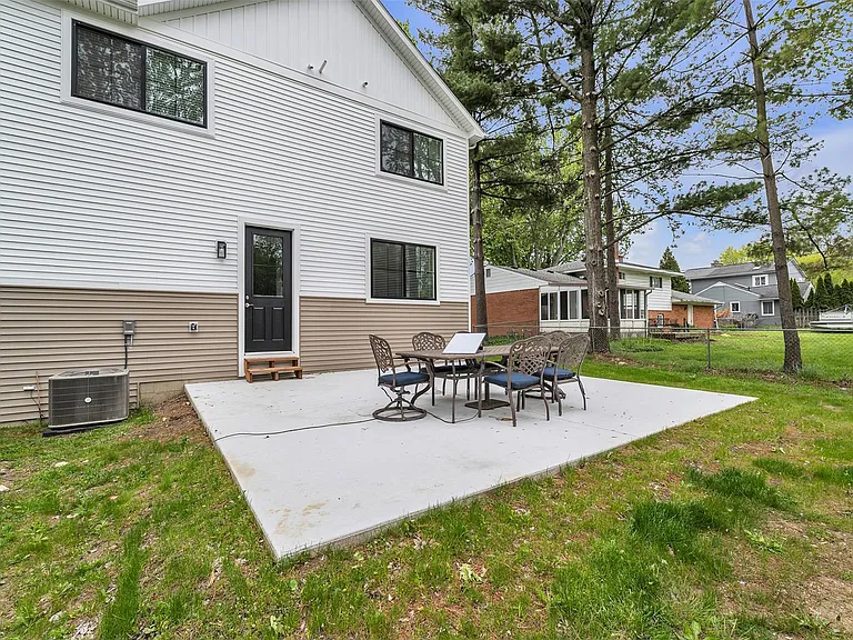 5264 Cooley Lake Rd — Photo 56