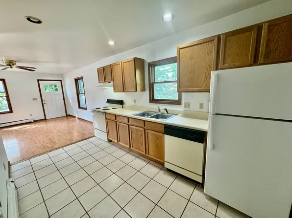 415, 415 Ballard St APT 2, Ypsilanti, MI 48197