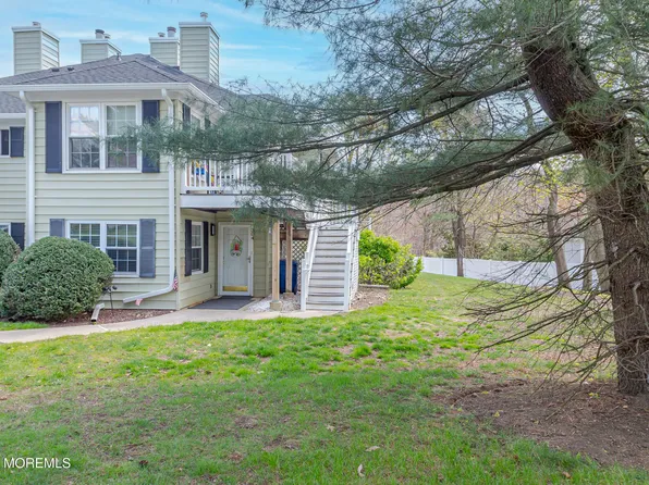 304 Buckingham Circle, Middletown, NJ 07748