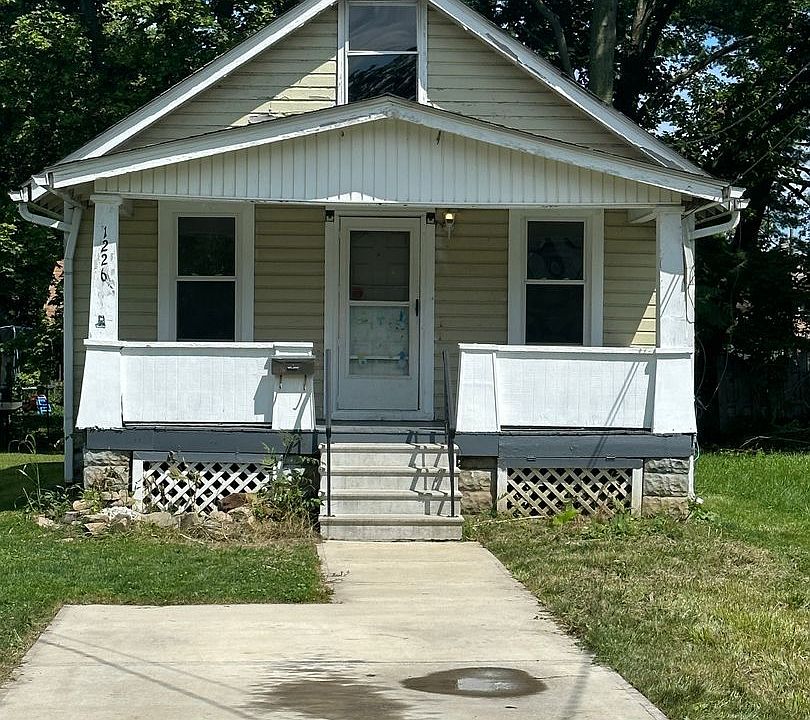 1st image of 1226-1228 W 7th St