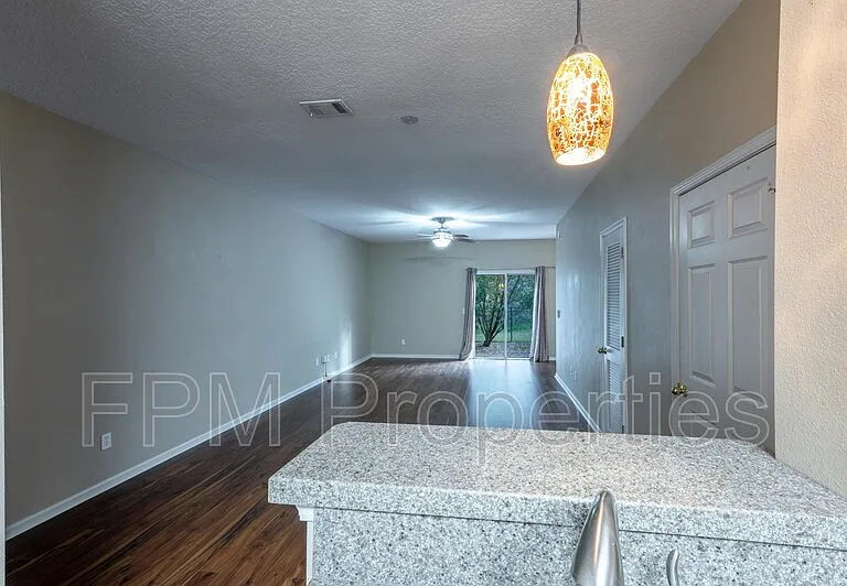 807 Scrub Jay Dr — Photo 15