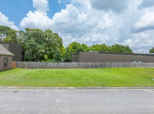 102 Pecan Leaf Dr, Broussard, LA 70518