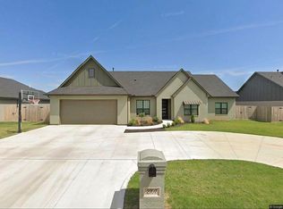 2707 Cloud Nine Cir, Weatherford, OK 73096