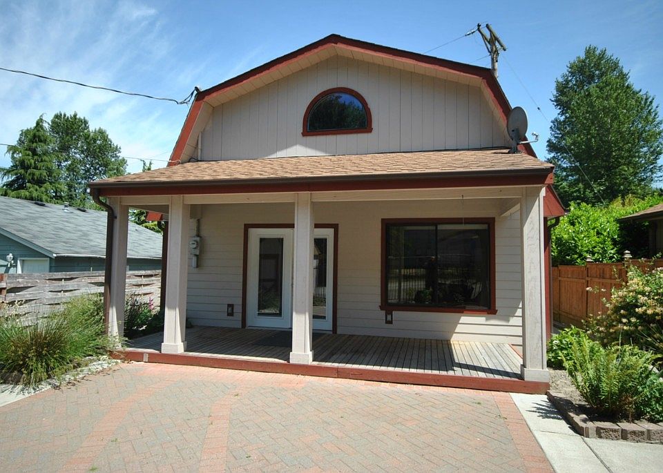 1st image of 2710 W Pioneer