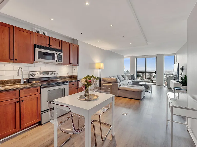 1660 N Lasalle St #4006 — Photo 4