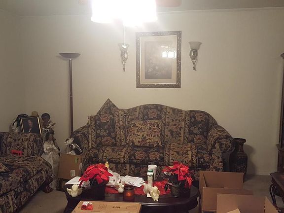 4th image of 649 Cypress Dr