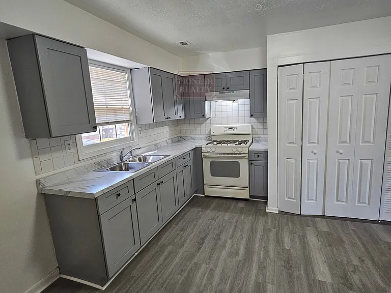 1300 New York Ave #10 — Photo 6