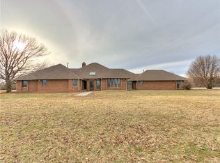 1419 W Royal Oaks Rd, Pauls Valley, OK 73075 | MLS #1094938 | Zillow