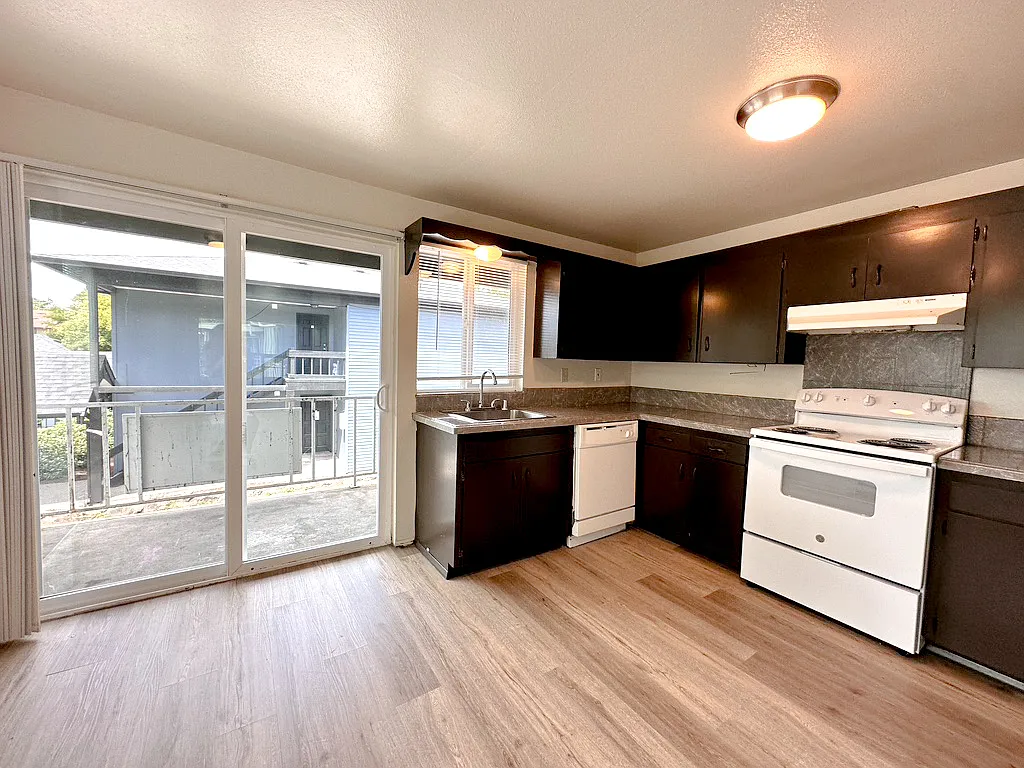Building Photo - 7218 47th Ave NE