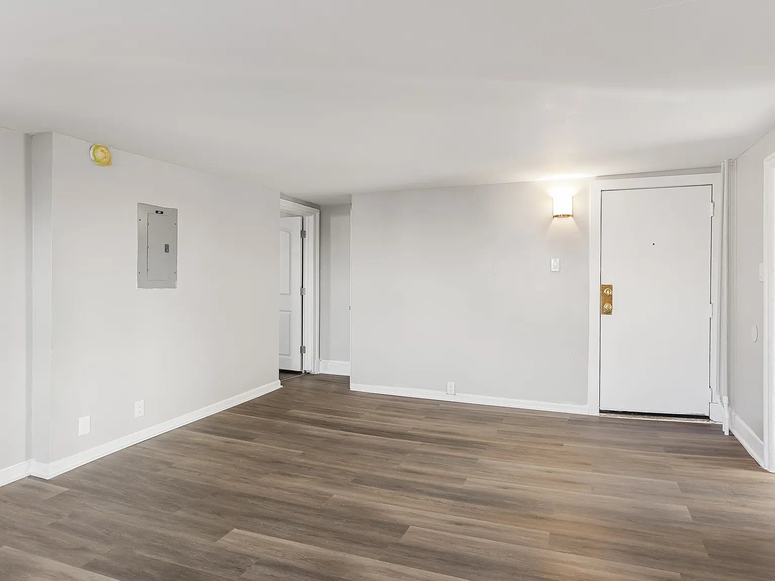 212 Warren Street (OBP) — Photo 3