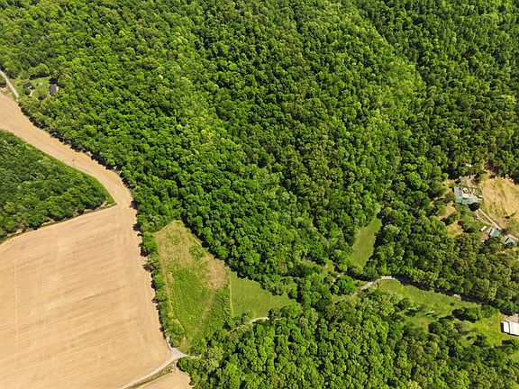 2nd image of 2476 Round Hill Rd