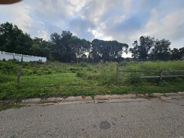55664 Cardinal Dr, South Bend, IN 46619