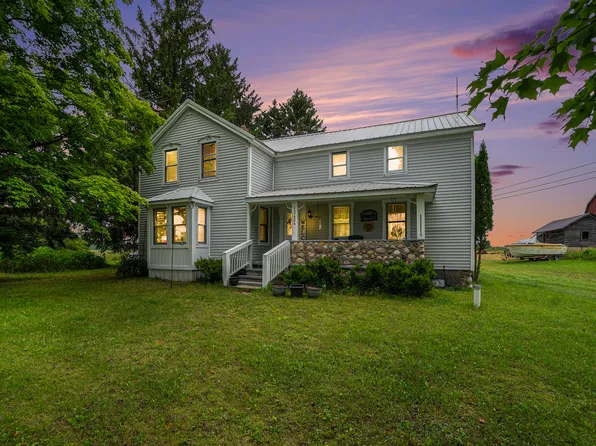 13424 Hetherton Rd, Johannesburg, MI 49751