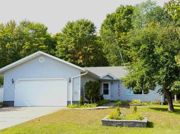 41923 S Hamar St, Chassell, MI 49916
