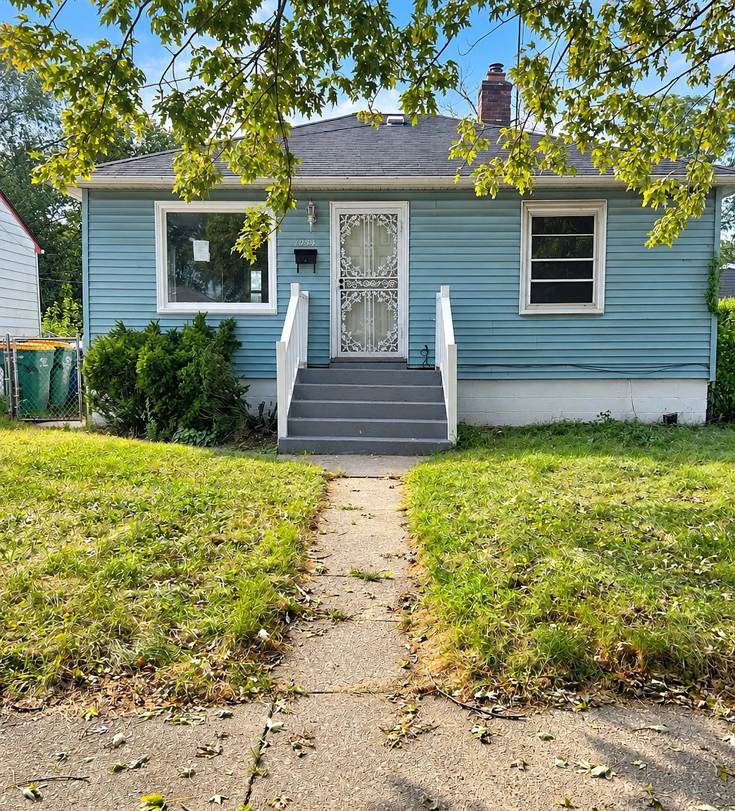 1954 McKinley St — Photo 1