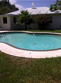 2nd image of 400 Royal Palm Way
