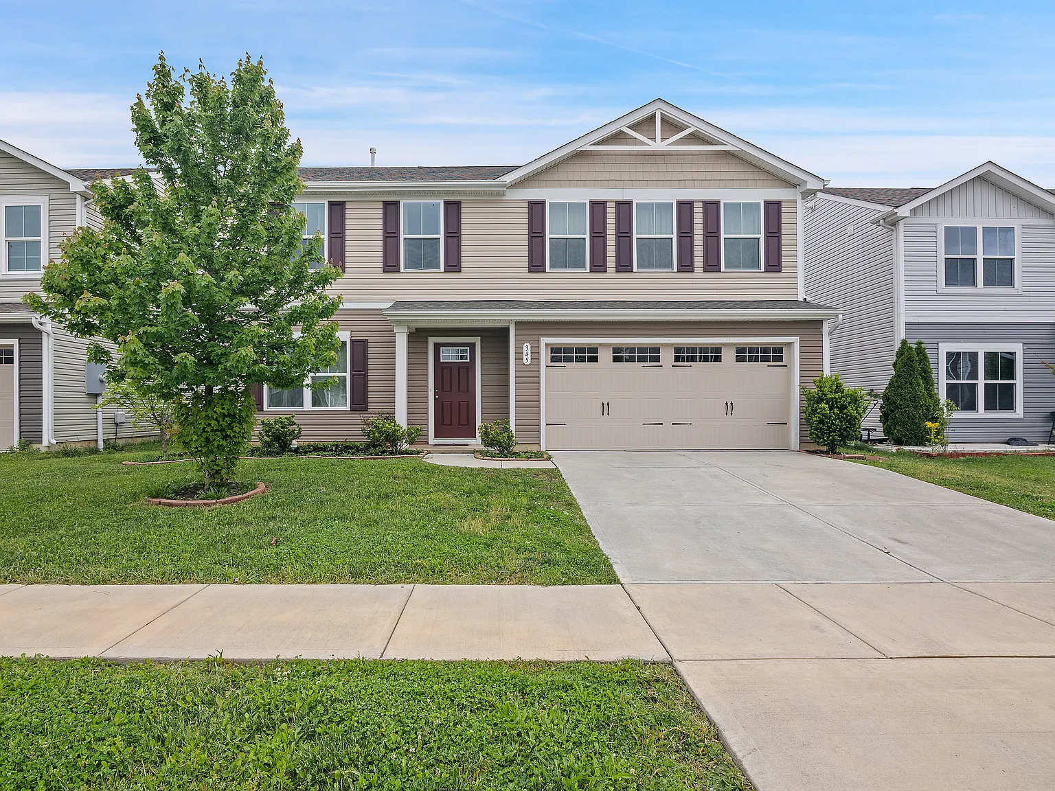 4 bed, 2.5 bath, 1980 sqft, $2,300 — Photo 1