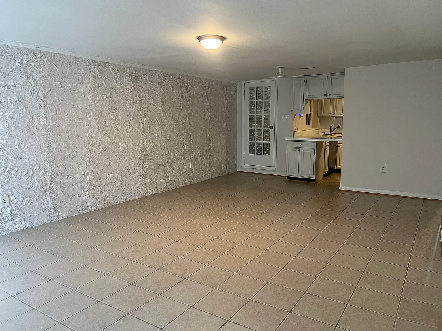 1 bed, 950 sqft, $1,875 — Photo 3
