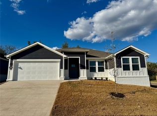4426 W Glacier St, Fayetteville, AR 72704