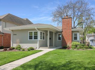 704 S Hillside Ave, Elmhurst, IL 60126