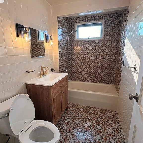 11 Saint James Rd #11 — Photo 5