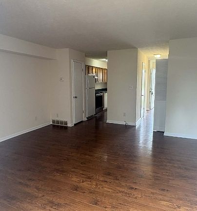 2nd image of 1708 Highland Way APT B
