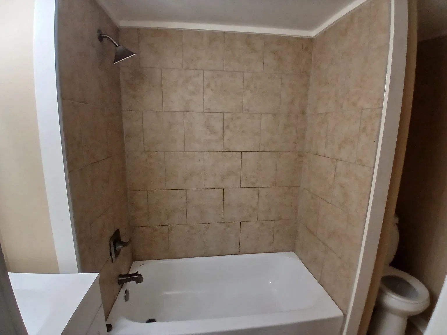 3 bed, 1046 sqft, $1,300 — Photo 4