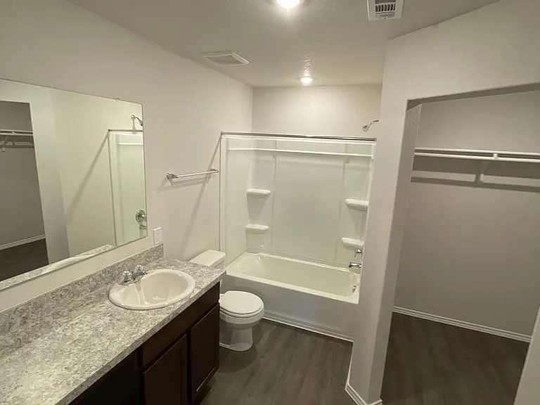 4222 Legend Hts — Photo 13