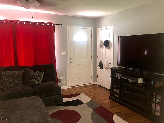 3rd image of 10802 Milwaukee Way