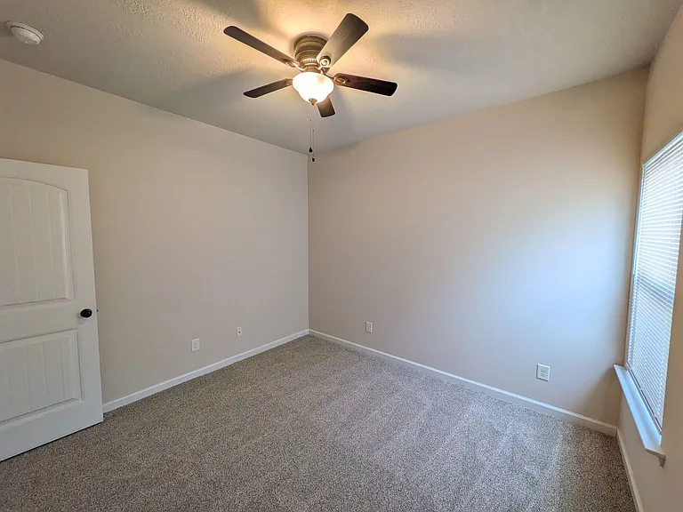 859 Westlawn Dr — Photo 16