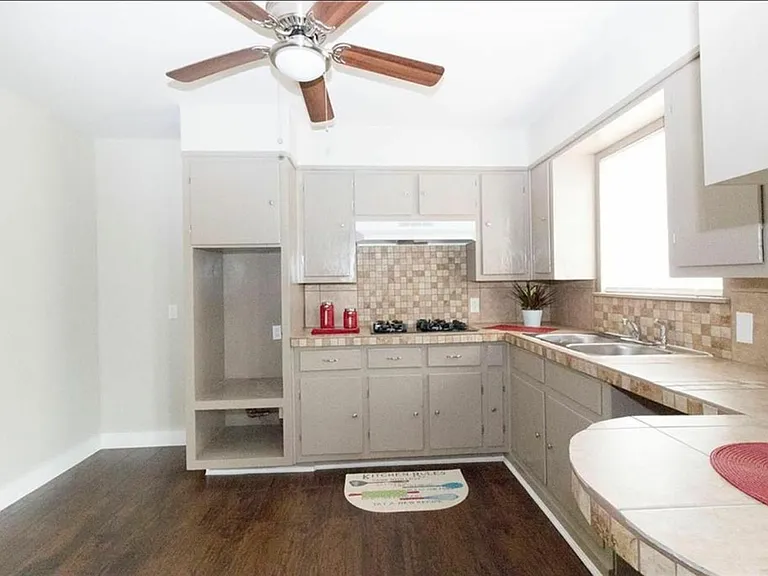 335 S Barbara St — Photo 4