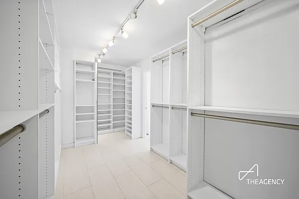 Rented by The Agency | media 10