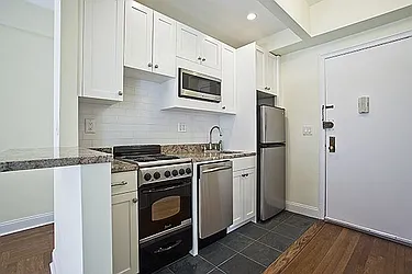 Rented by Barkoff Residential 