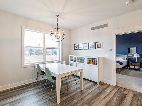 5th image of 4104 Aldrin Ave