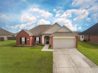 41136 New Orleans Dr, Sorrento, LA 70778