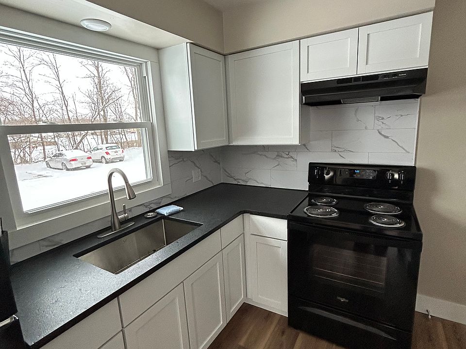 1st image of 981 Dianewood Dr