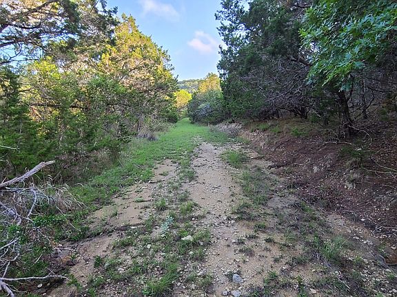 3rd image of 191 Scott Dr E