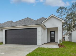 107 Alpine Dr, Lafayette, LA 70506