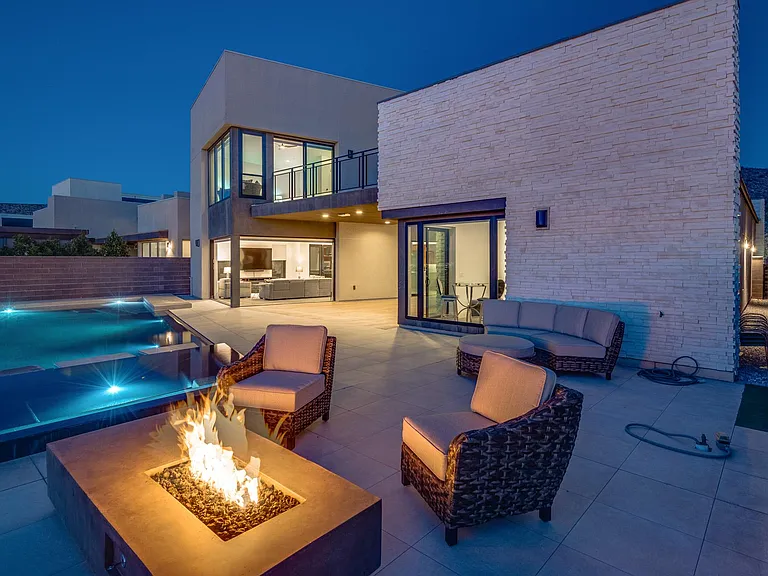 2184 Skyline Heights Ln — Photo 35