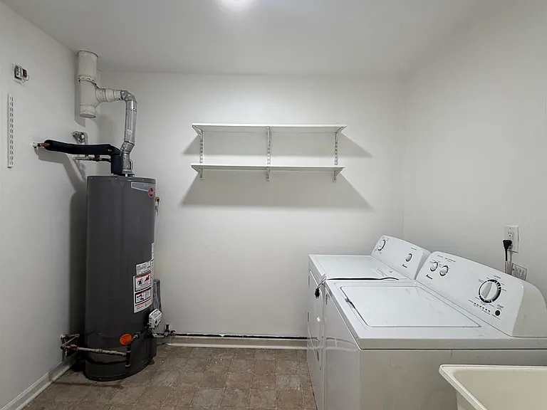 44411 Sunnyside Dr — Photo 24