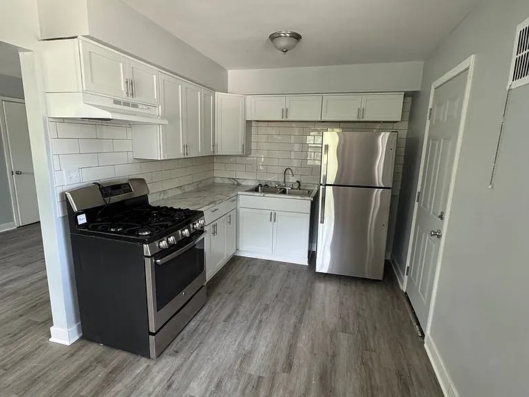 7230 W Lakefield Dr — Photo 1