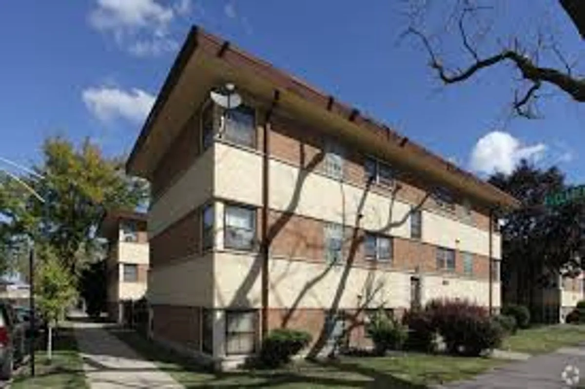 Building Photo - 2320 W Garfield Blvd