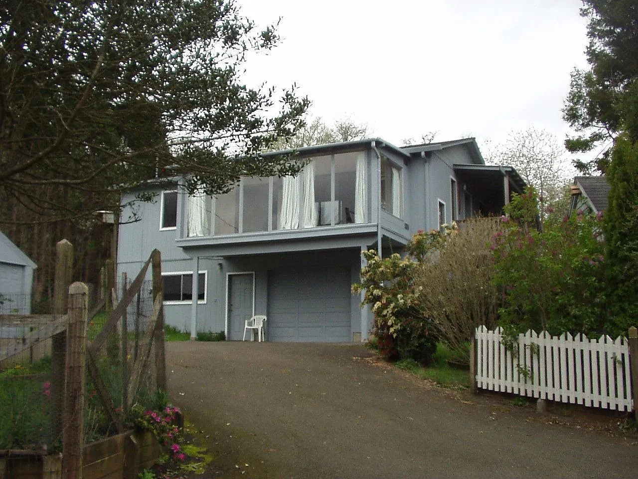 4150 NE Neotsu Dr photo 1