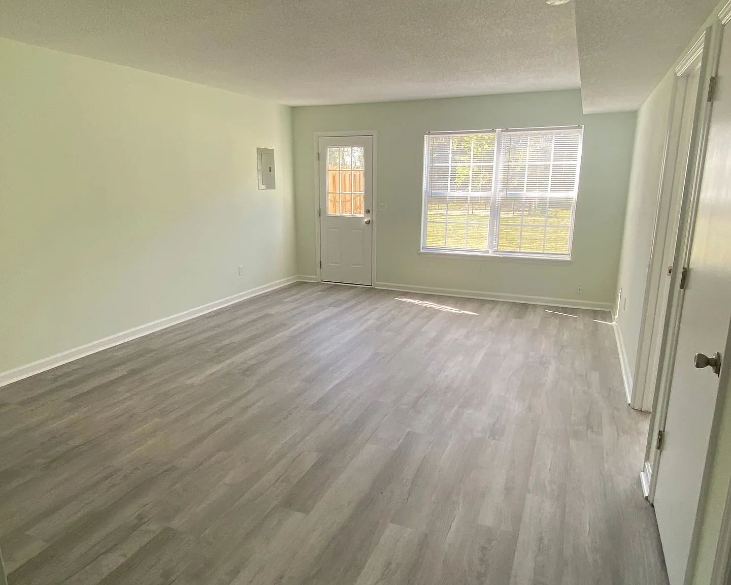 Ocean Highway Apartments — Photo 4