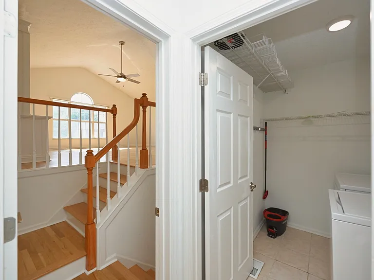 164 W Harbor Dr — Photo 29