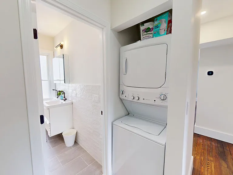 69 Edwards St — Photo 12
