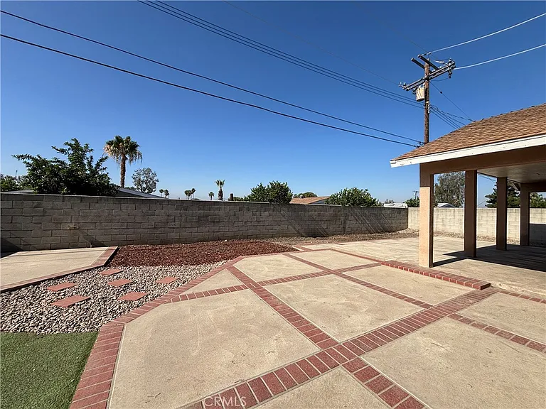 27531 Temple St — Photo 31