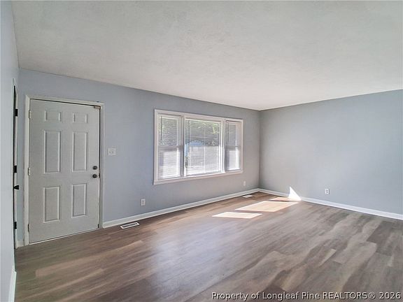3rd image of 1086 Essex Pl
