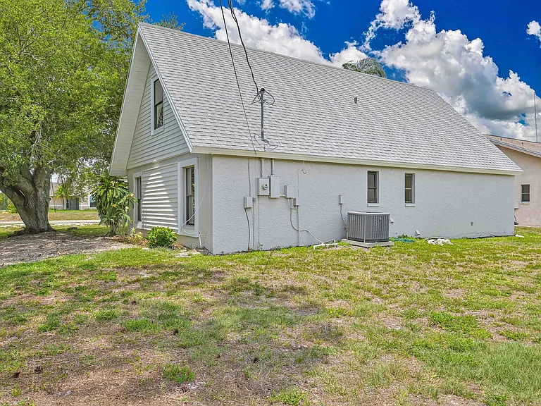 17337 Phlox Dr — Photo 3